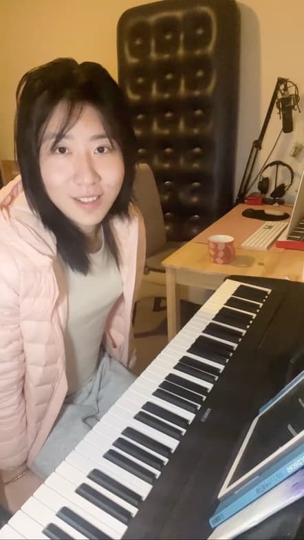 Profile photo of Bing , Piano tutor at Wiingy