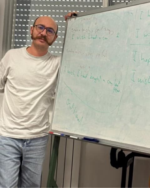 Profile photo of Bashir, English tutor at Wiingy