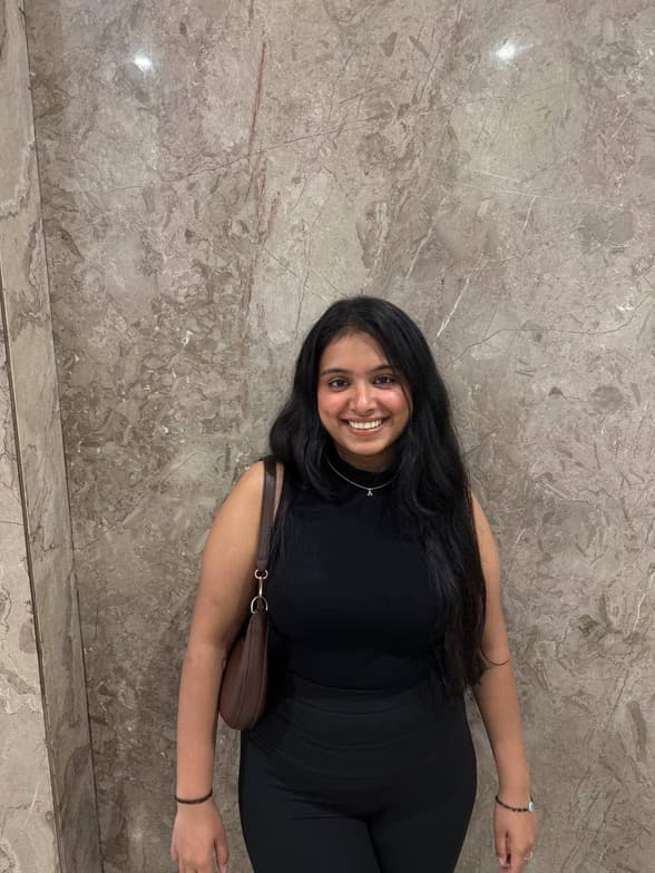 Profile photo of Anshika, French tutor at Wiingy