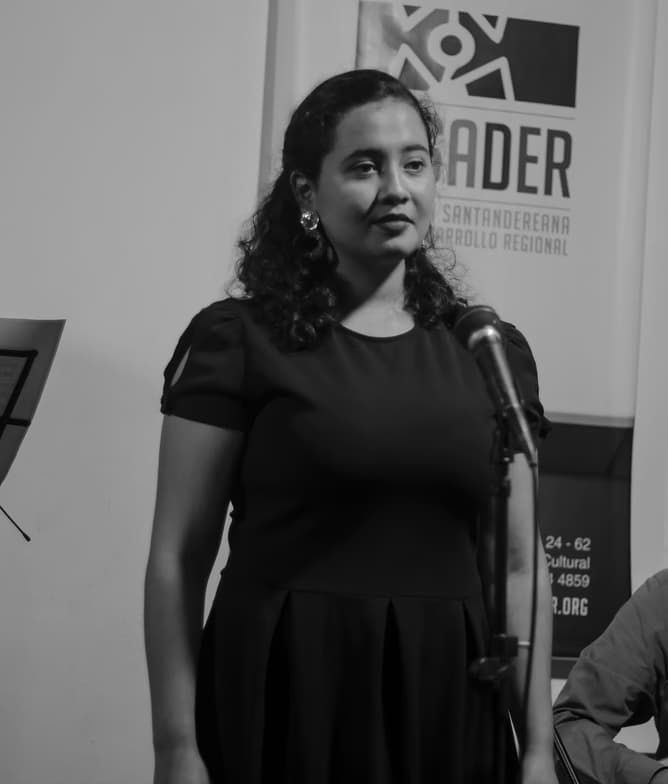 Profile photo of Isabel, Singing tutor at Wiingy