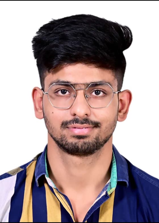 Profile photo of Giriman, French tutor at Wiingy