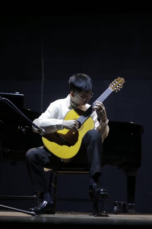 Profile photo of FREDRICK NOELLE, Guitar tutor at Wiingy