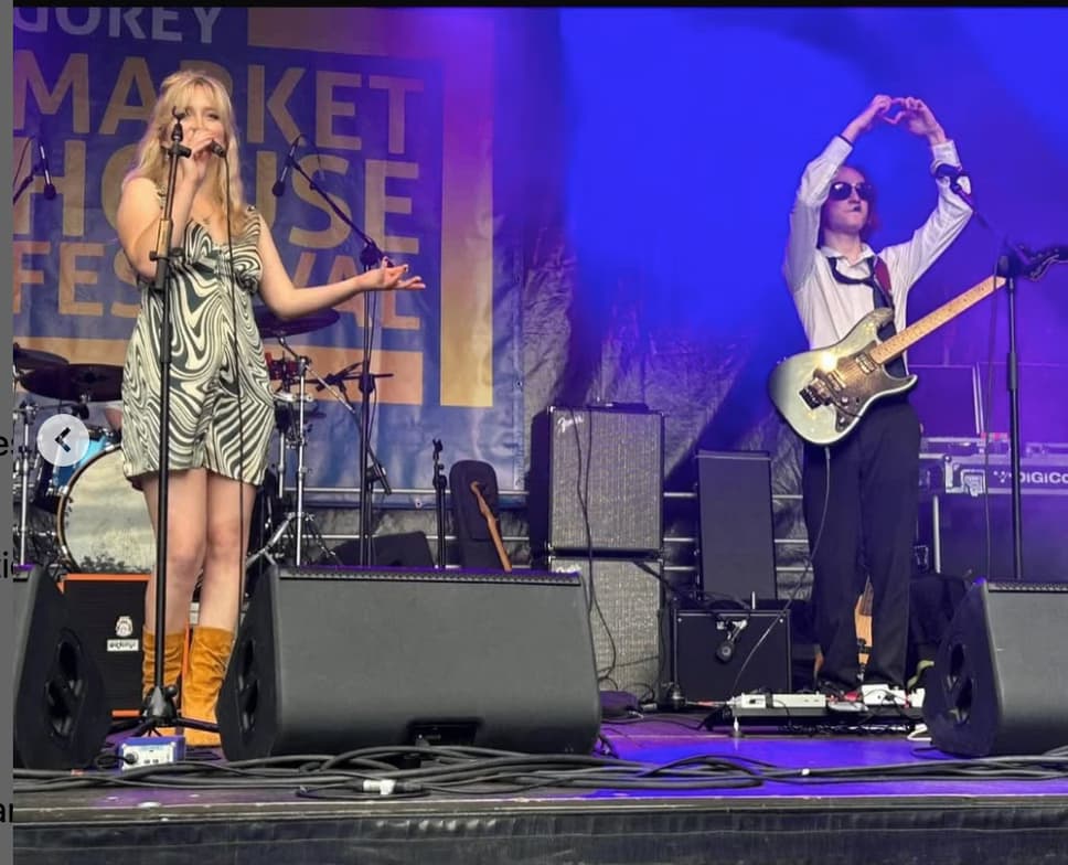 Casual photos of Lucy, Wiingy tutor