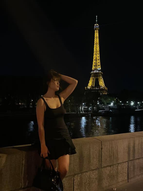 Travel snapshot of Diana during a trip