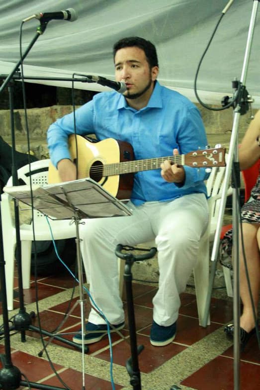 Travel snapshot of Juan David during a trip