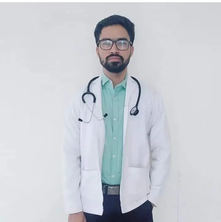 Graduation ceremony photo of Amit