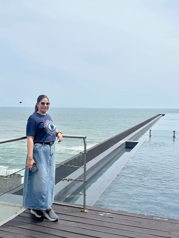 Travel snapshot of Charu during a trip