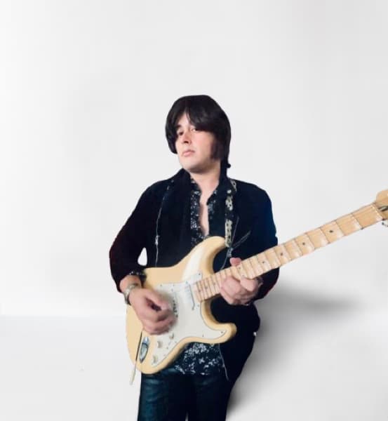 Profile photo of Alexander, Music tutor at Wiingy