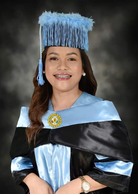 Graduation ceremony photo of Weena