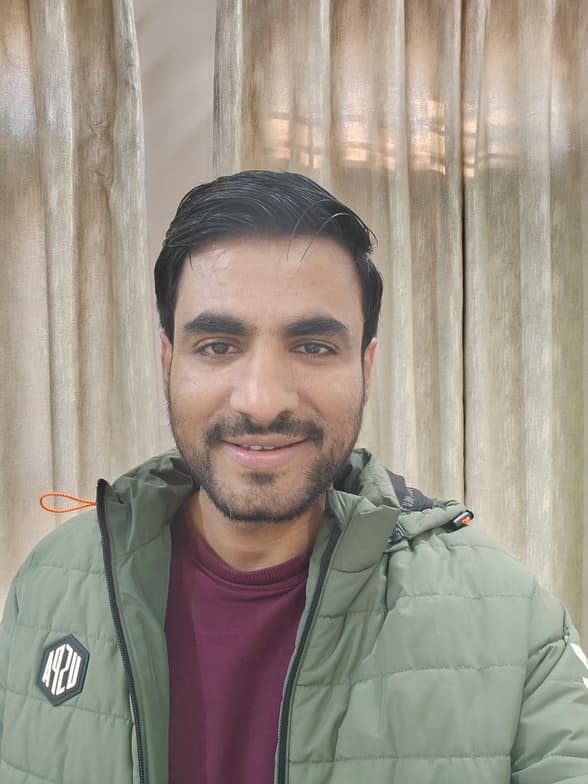 Profile photo of Basant, Economics tutor at Wiingy