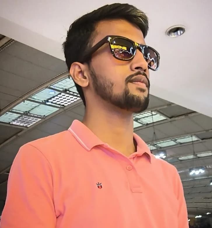 Travel snapshot of Durgesh during a trip