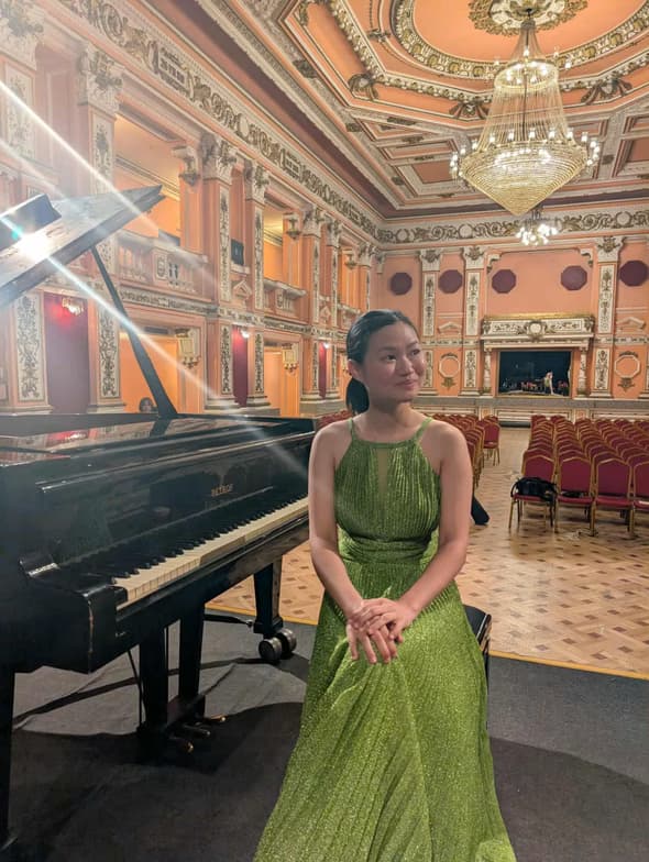 Profile photo of Ying-Hua, Piano tutor at Wiingy