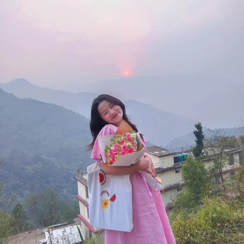 Profile photo of Eliawangle , Science tutor at Wiingy