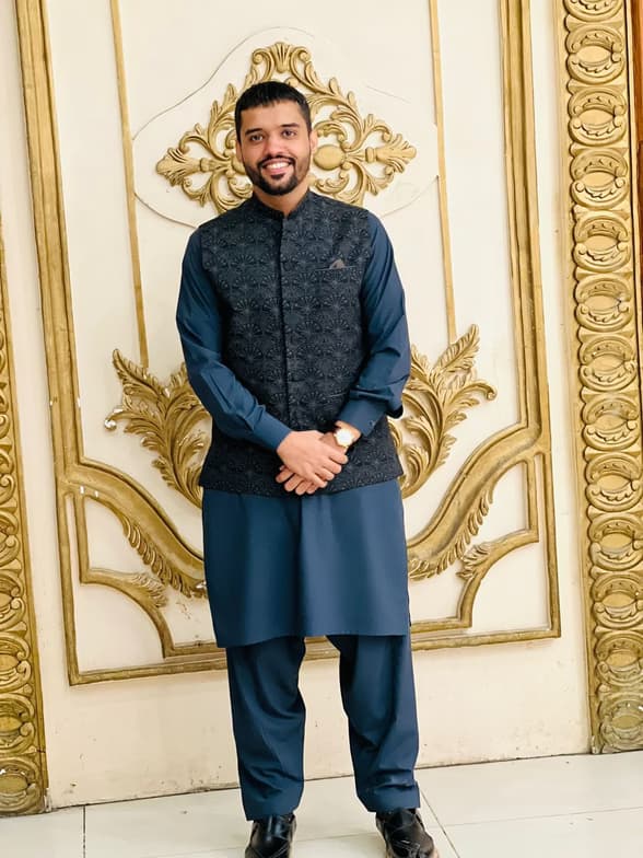 Profile photo of Zohair, Economics tutor at Wiingy