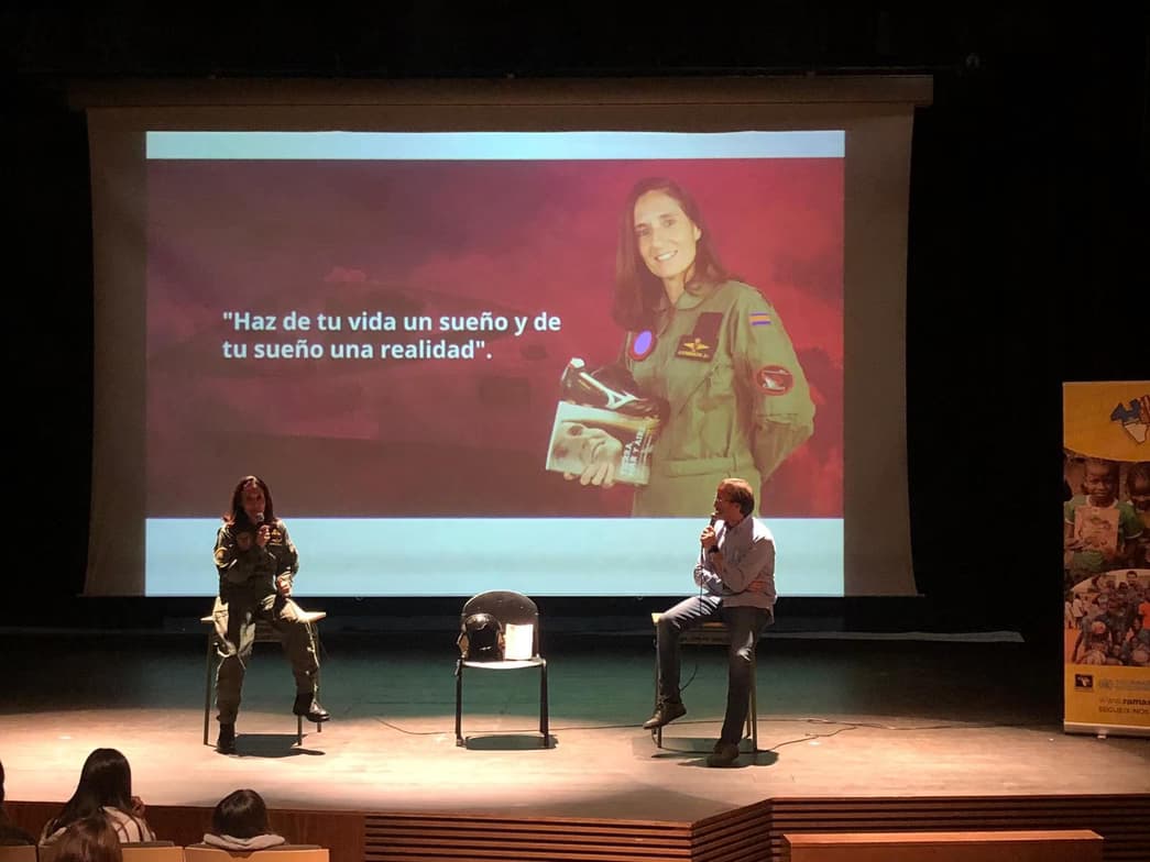 Live performance with Spanish by Patricia