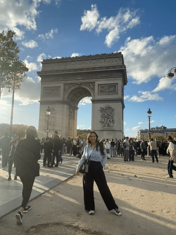 Travel snapshot of Sandra during a trip