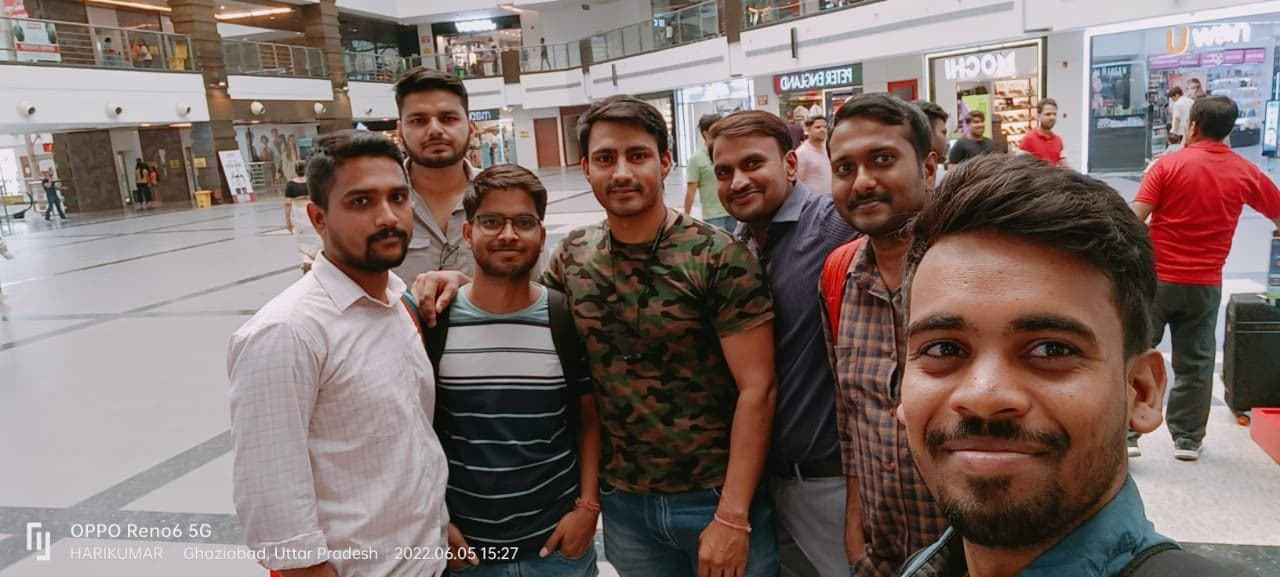 Utkarsh conducting a lesson