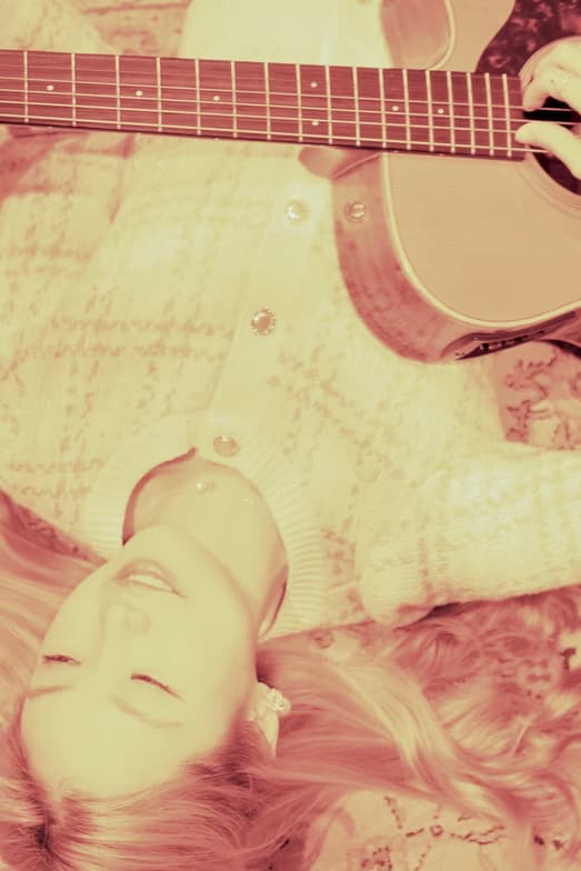 Travel snapshot of Lisa during a trip