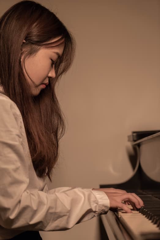 Piano learning materials by Lisa