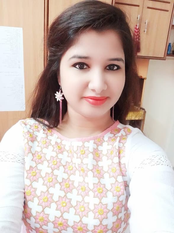 Travel snapshot of Rashmi during a trip