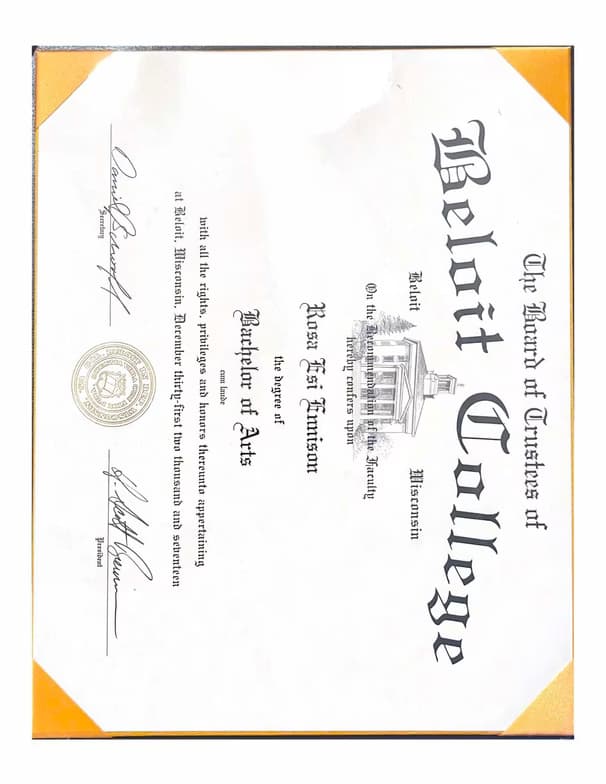 Verified degree or teaching certification of Rosa