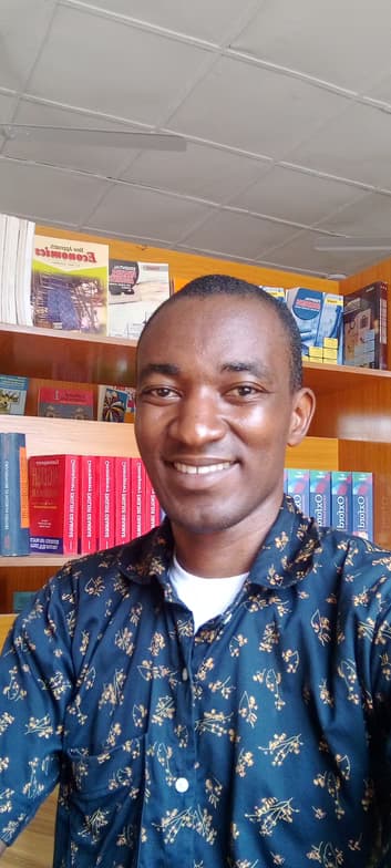 Profile photo of Bernard , English tutor at Wiingy