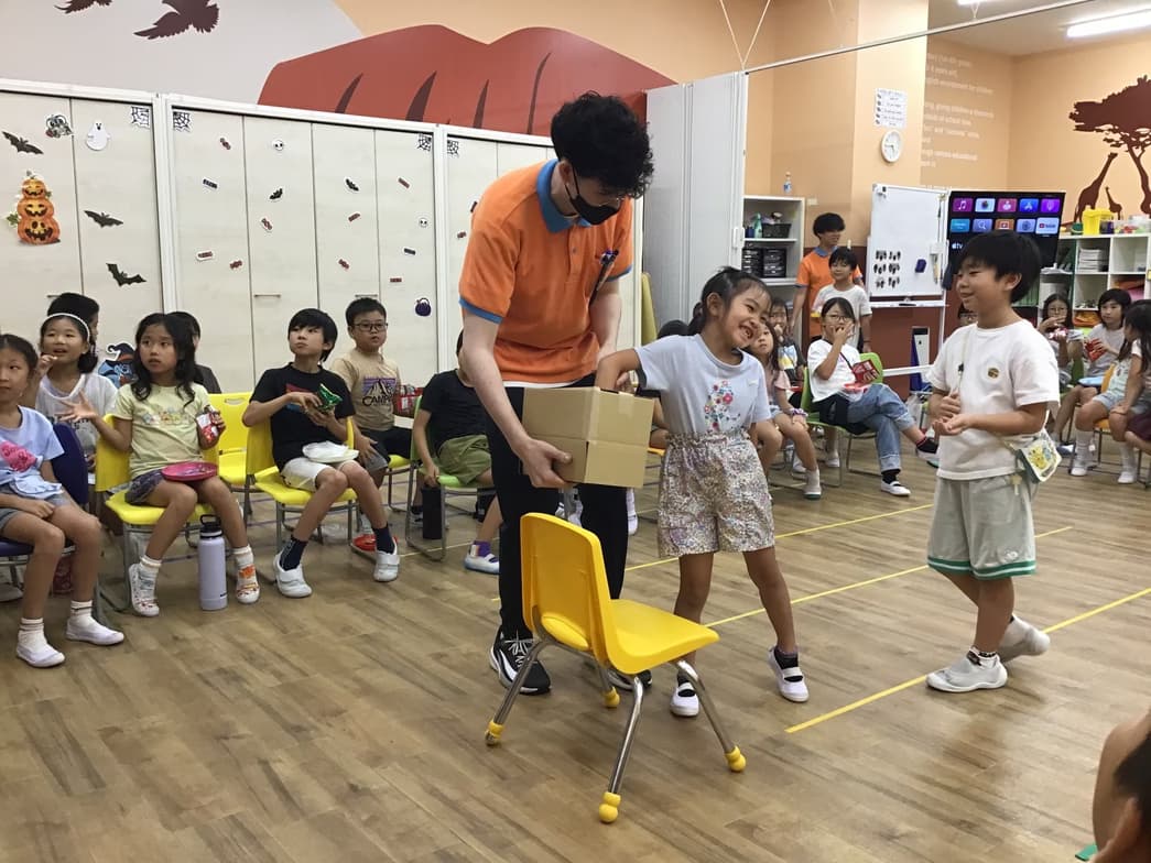 Harris conducting a lesson