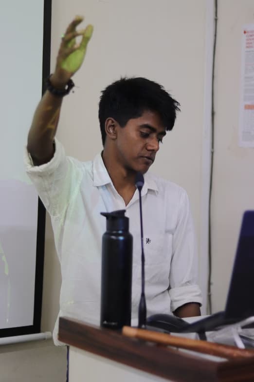 Profile photo of Soumyadip, Economics tutor at Wiingy