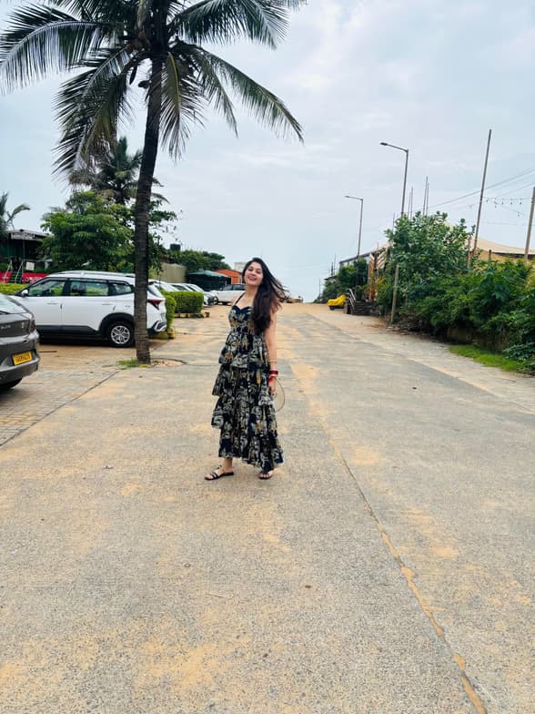 Travel snapshot of Ritika during a trip