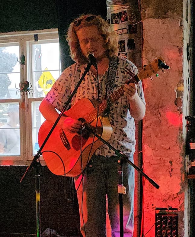 Profile photo of Irah, Guitar tutor at Wiingy