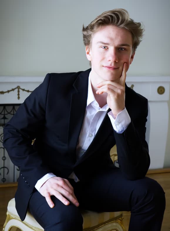 Profile photo of Jeremi, Piano tutor at Wiingy