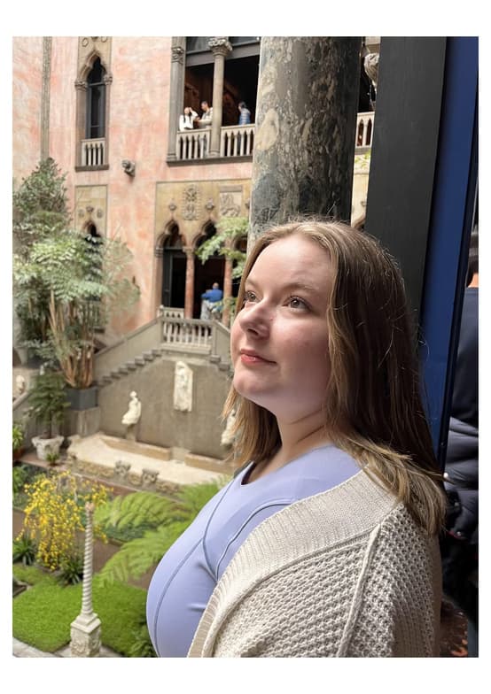 Travel snapshot of Anna during a trip