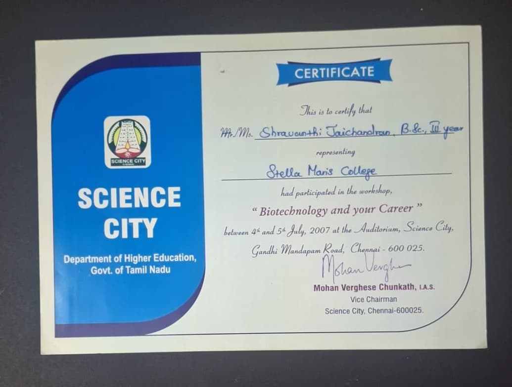 Verified degree or teaching certification of Shravanthi