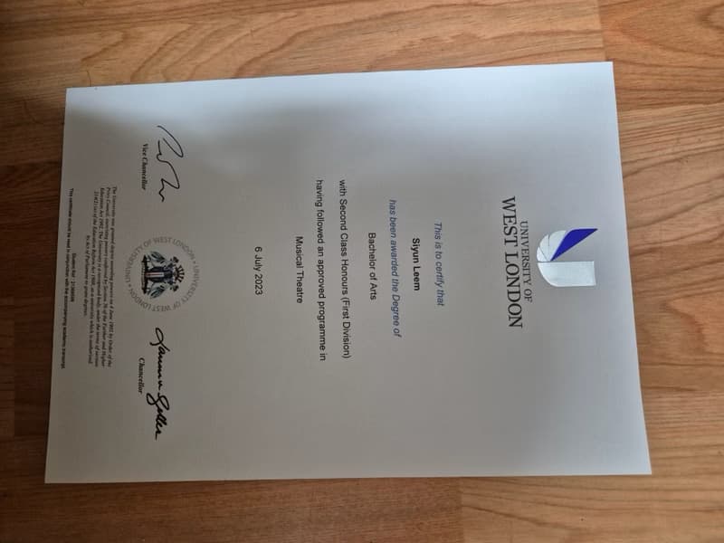 Verified degree or teaching certification of Siyun