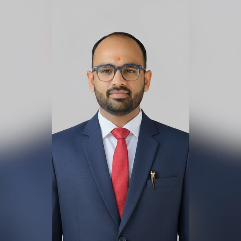 Profile photo of SHIVAM, Economics tutor at Wiingy