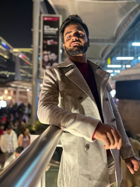 Travel snapshot of Mohd during a trip