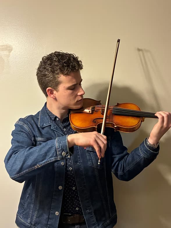 Profile photo of Robert, Violin tutor at Wiingy