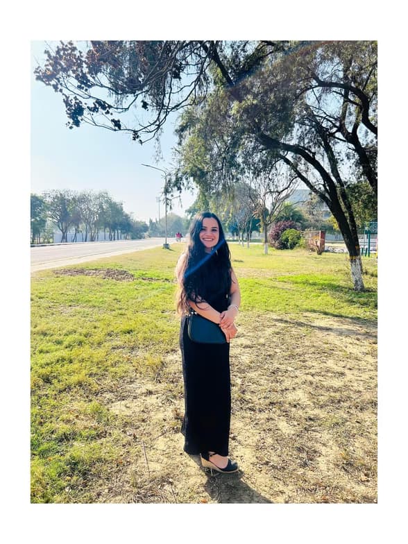 Profile photo of Ruhi , Chemistry tutor at Wiingy