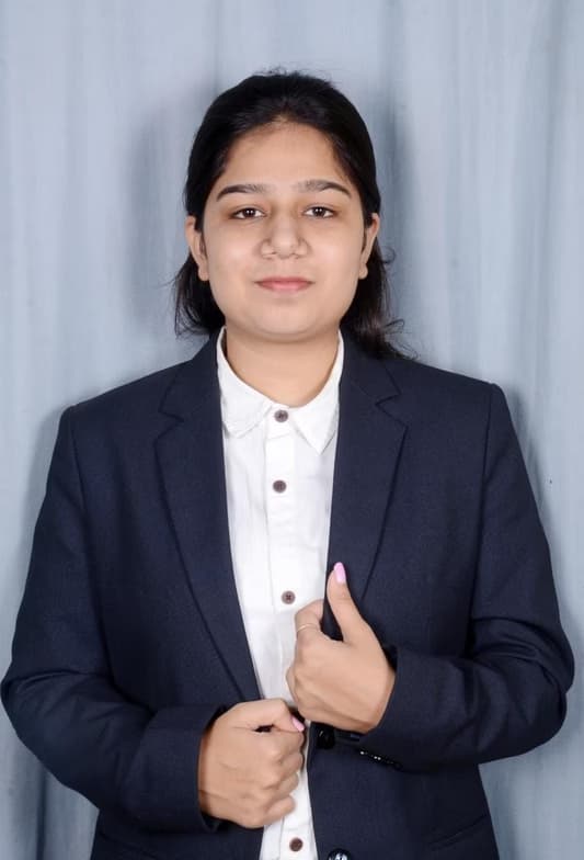 Profile photo of Sushmi , English tutor at Wiingy